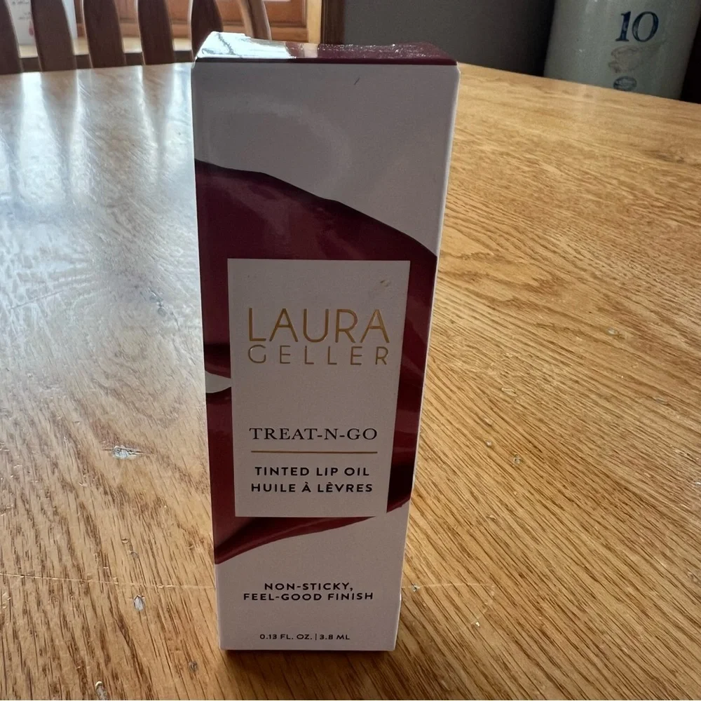 Laura Geller TREAT-N-GO Tinted Lip Oil - Record Breaker- 13oz / 3.8ml New in box